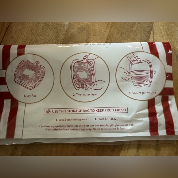 New in Box. Collapsible fruit bowl. No fruit included - Picture 11 of 14